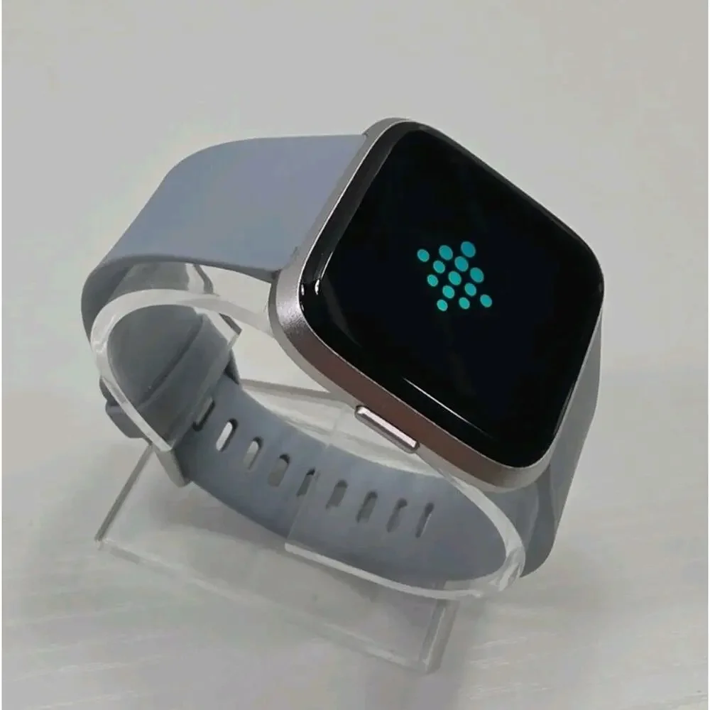 Fitbit Versa Smartwatch Fitness HR Bluetooth Activity Tracker W/ Charger F103